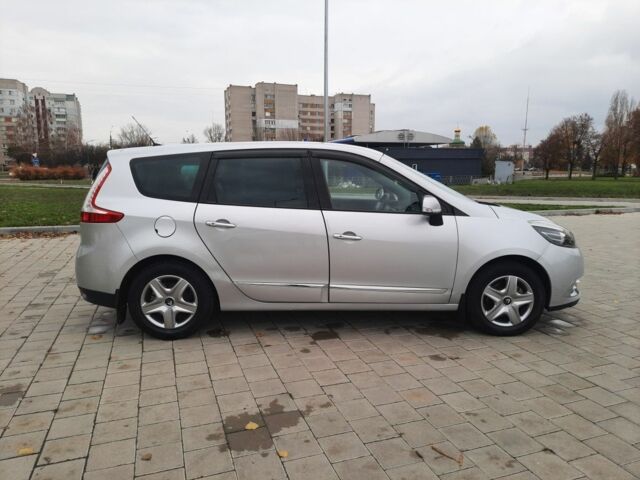 Серый Рено Гранд Сценик, объемом двигателя 1.6 л и пробегом 200 тыс. км за 8950 $, фото 9 на Automoto.ua