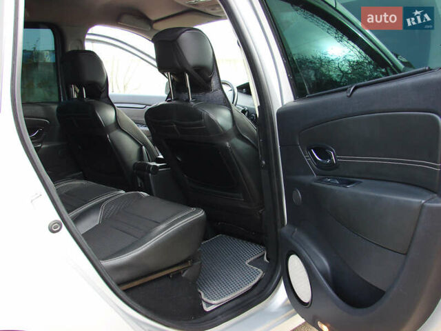 Серый Рено Гранд Сценик, объемом двигателя 1.5 л и пробегом 241 тыс. км за 10000 $, фото 19 на Automoto.ua