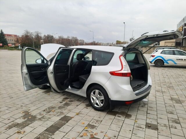 Серый Рено Гранд Сценик, объемом двигателя 1.6 л и пробегом 200 тыс. км за 8950 $, фото 16 на Automoto.ua