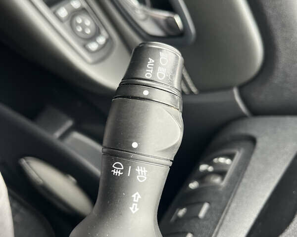 Рено Гранд Сценик 2015 в Вольногорске на Automoto.ua Серый Рено Гранд Сценик, объемом двигателя 1.5 л и пробегом 307 тыс. км за 11499 $, фото 26 на Automoto.ua