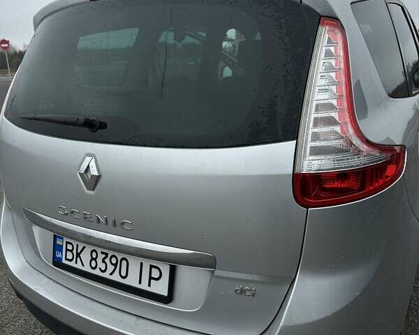 Сірий Рено Гранд Сценік, об'ємом двигуна 1.6 л та пробігом 170 тис. км за 12500 $, фото 15 на Automoto.ua