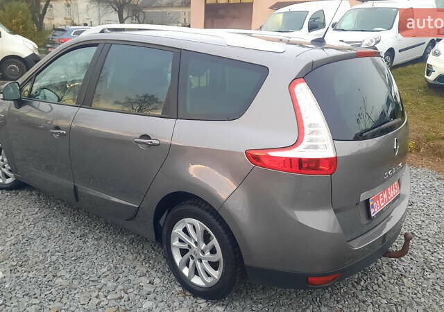 Серый Рено Гранд Сценик, объемом двигателя 1.5 л и пробегом 247 тыс. км за 10000 $, фото 7 на Automoto.ua