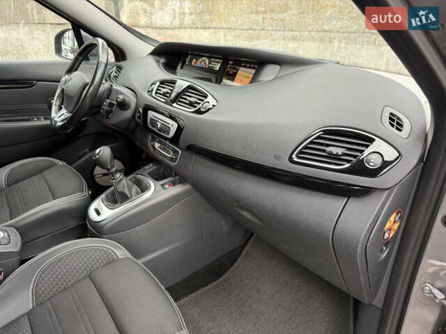 Сірий Рено Гранд Сценік, об'ємом двигуна 1.6 л та пробігом 234 тис. км за 10800 $, фото 50 на Automoto.ua