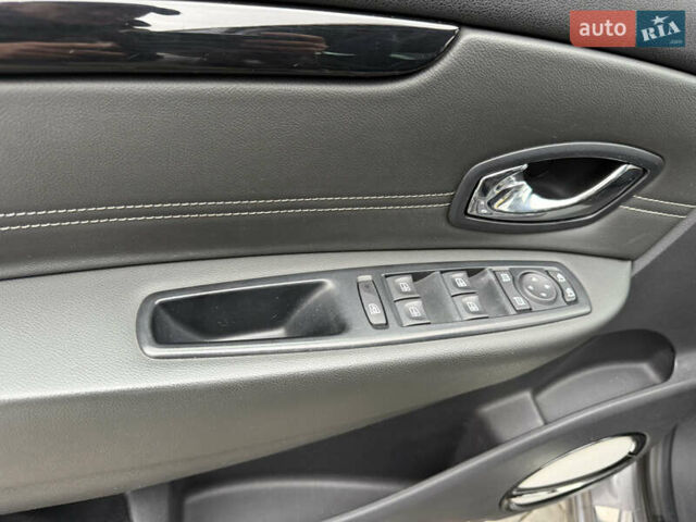 Сірий Рено Гранд Сценік, об'ємом двигуна 1.6 л та пробігом 234 тис. км за 10800 $, фото 36 на Automoto.ua