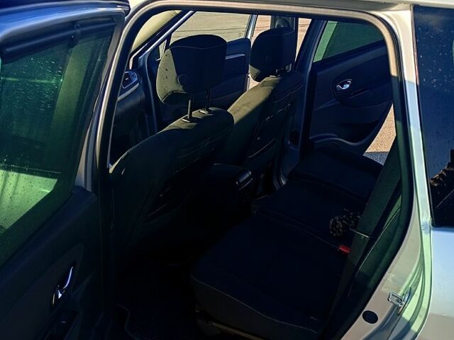 Сірий Рено Гранд Сценік, об'ємом двигуна 1.2 л та пробігом 102 тис. км за 8000 $, фото 5 на Automoto.ua