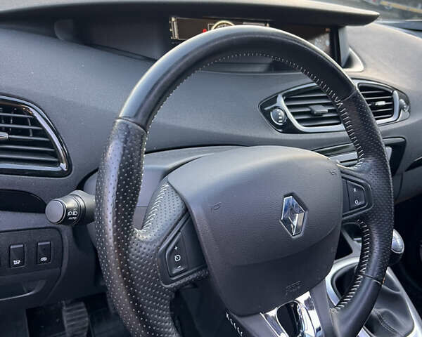 Серый Рено Гранд Сценик, объемом двигателя 1.6 л и пробегом 206 тыс. км за 10777 $, фото 32 на Automoto.ua