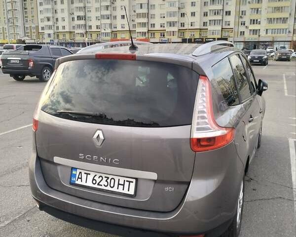 Серый Рено Гранд Сценик, объемом двигателя 1.5 л и пробегом 266 тыс. км за 9400 $, фото 1 на Automoto.ua