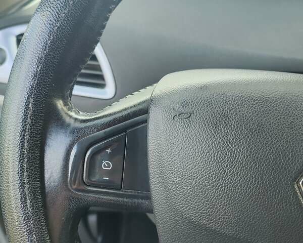 Серый Рено Гранд Сценик, объемом двигателя 1.5 л и пробегом 201 тыс. км за 11200 $, фото 24 на Automoto.ua