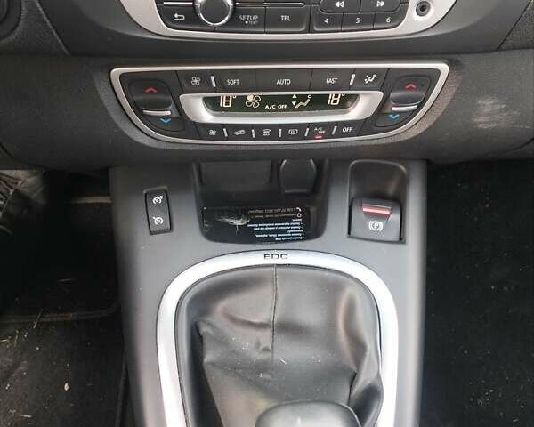 Серый Рено Гранд Сценик, объемом двигателя 1.5 л и пробегом 266 тыс. км за 9400 $, фото 4 на Automoto.ua