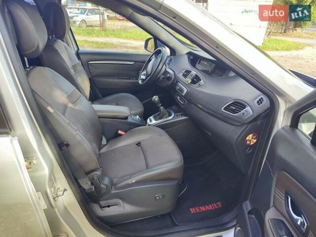 Серый Рено Гранд Сценик, объемом двигателя 1.5 л и пробегом 201 тыс. км за 11200 $, фото 19 на Automoto.ua