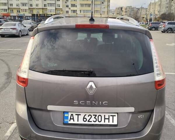 Серый Рено Гранд Сценик, объемом двигателя 1.5 л и пробегом 266 тыс. км за 9400 $, фото 2 на Automoto.ua