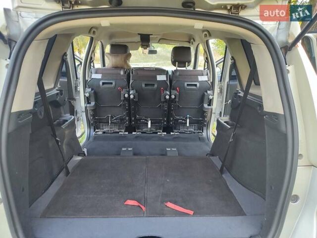 Серый Рено Гранд Сценик, объемом двигателя 1.5 л и пробегом 201 тыс. км за 11200 $, фото 16 на Automoto.ua