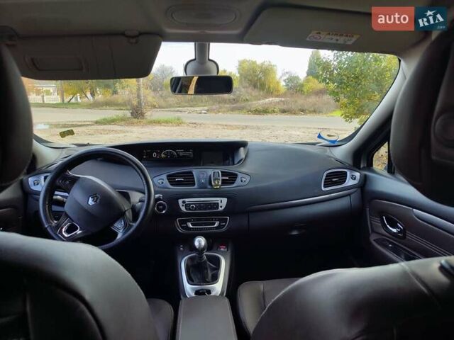 Серый Рено Гранд Сценик, объемом двигателя 1.5 л и пробегом 201 тыс. км за 11200 $, фото 20 на Automoto.ua