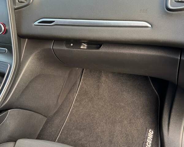 Сірий Рено Гранд Сценік, об'ємом двигуна 1.6 л та пробігом 150 тис. км за 16700 $, фото 5 на Automoto.ua