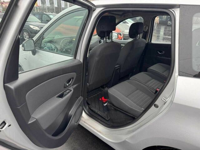 Серый Рено Гранд Сценик, объемом двигателя 1.5 л и пробегом 193 тыс. км за 11899 $, фото 11 на Automoto.ua