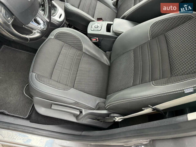 Сірий Рено Гранд Сценік, об'ємом двигуна 1.6 л та пробігом 234 тис. км за 10800 $, фото 40 на Automoto.ua