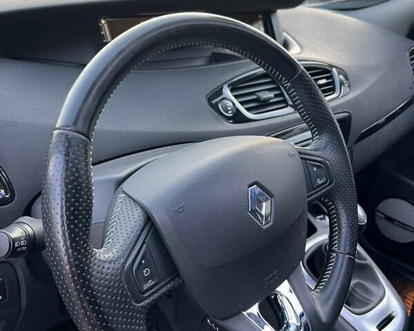 Серый Рено Гранд Сценик, объемом двигателя 1.6 л и пробегом 206 тыс. км за 10777 $, фото 15 на Automoto.ua