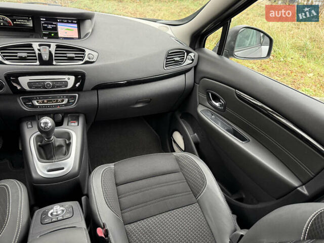 Сірий Рено Гранд Сценік, об'ємом двигуна 1.6 л та пробігом 234 тис. км за 10800 $, фото 64 на Automoto.ua
