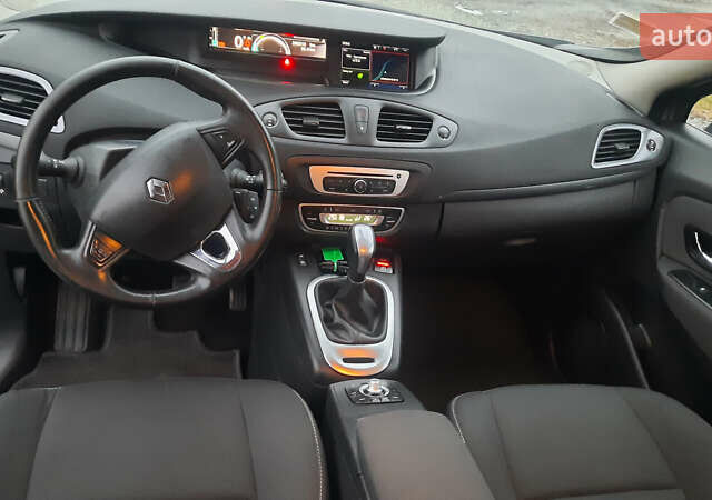 Серый Рено Гранд Сценик, объемом двигателя 1.5 л и пробегом 247 тыс. км за 10000 $, фото 10 на Automoto.ua