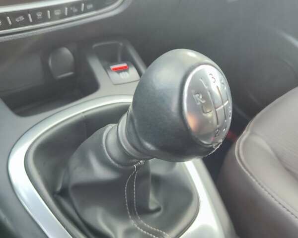 Серый Рено Гранд Сценик, объемом двигателя 1.5 л и пробегом 201 тыс. км за 11200 $, фото 21 на Automoto.ua