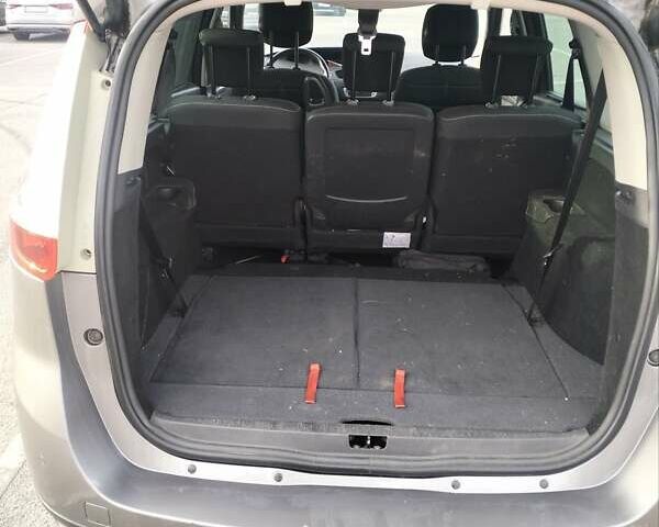 Серый Рено Гранд Сценик, объемом двигателя 1.5 л и пробегом 266 тыс. км за 9400 $, фото 9 на Automoto.ua