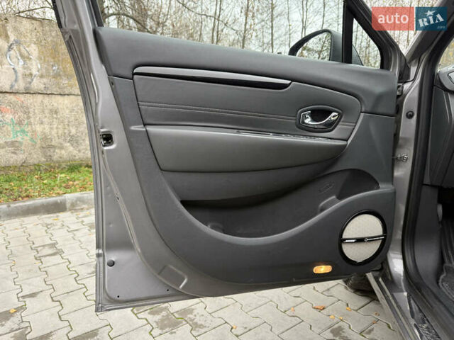 Сірий Рено Гранд Сценік, об'ємом двигуна 1.6 л та пробігом 234 тис. км за 10800 $, фото 34 на Automoto.ua