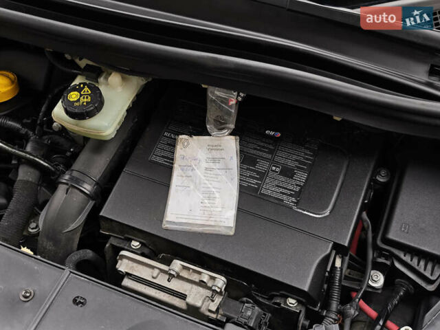 Сірий Рено Гранд Сценік, об'ємом двигуна 1.6 л та пробігом 184 тис. км за 12499 $, фото 56 на Automoto.ua