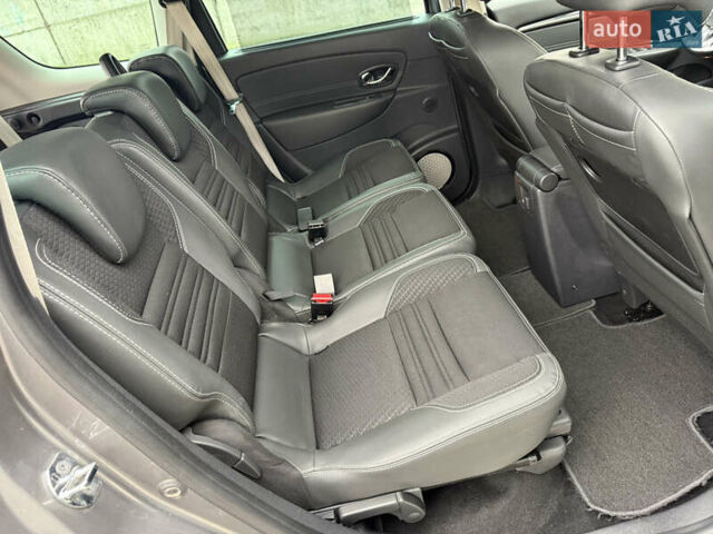 Сірий Рено Гранд Сценік, об'ємом двигуна 1.6 л та пробігом 234 тис. км за 10800 $, фото 58 на Automoto.ua