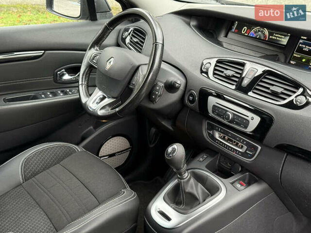 Сірий Рено Гранд Сценік, об'ємом двигуна 1.6 л та пробігом 234 тис. км за 10800 $, фото 48 на Automoto.ua