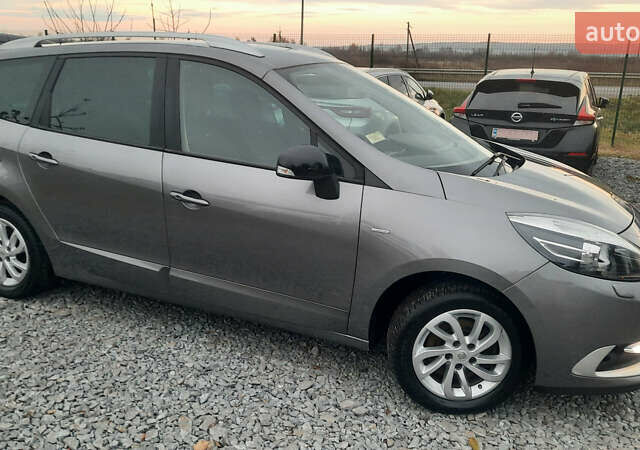 Серый Рено Гранд Сценик, объемом двигателя 1.5 л и пробегом 247 тыс. км за 10000 $, фото 2 на Automoto.ua