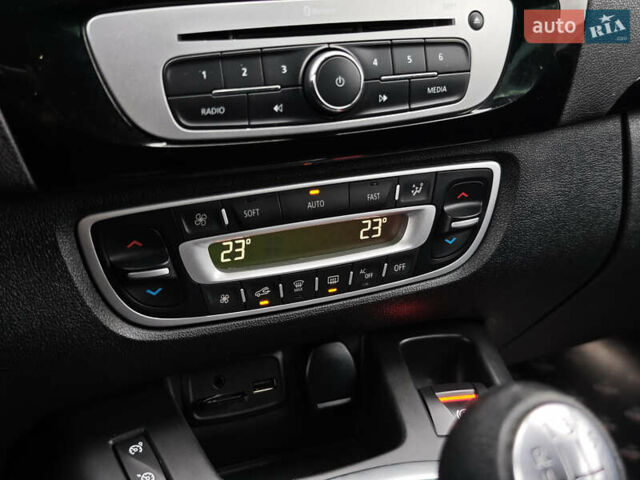 Сірий Рено Гранд Сценік, об'ємом двигуна 1.6 л та пробігом 184 тис. км за 12499 $, фото 28 на Automoto.ua