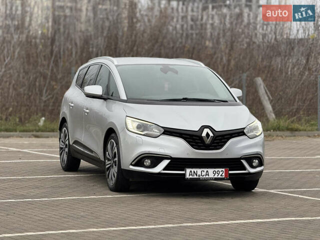 Серый Рено Гранд Сценик, объемом двигателя 1.5 л и пробегом 200 тыс. км за 14800 $, фото 5 на Automoto.ua