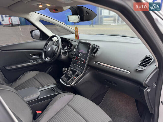 Серый Рено Гранд Сценик, объемом двигателя 1.5 л и пробегом 200 тыс. км за 14800 $, фото 42 на Automoto.ua