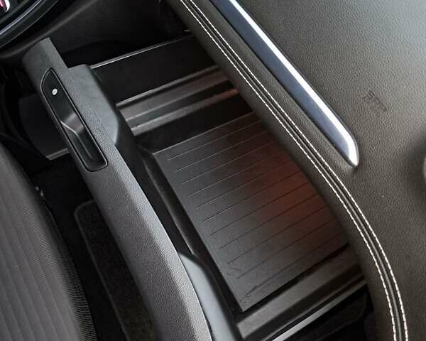 Сірий Рено Гранд Сценік, об'ємом двигуна 1.6 л та пробігом 226 тис. км за 15999 $, фото 31 на Automoto.ua