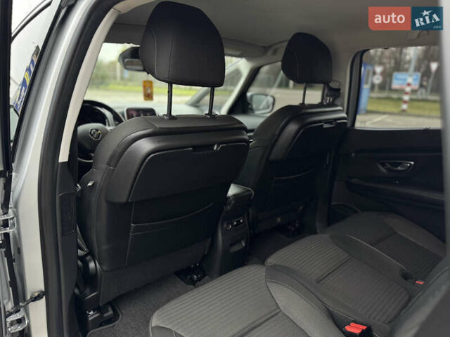 Серый Рено Гранд Сценик, объемом двигателя 1.5 л и пробегом 200 тыс. км за 14800 $, фото 66 на Automoto.ua