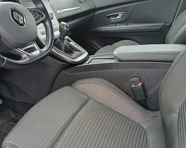 Серый Рено Гранд Сценик, объемом двигателя 1.5 л и пробегом 151 тыс. км за 14999 $, фото 12 на Automoto.ua