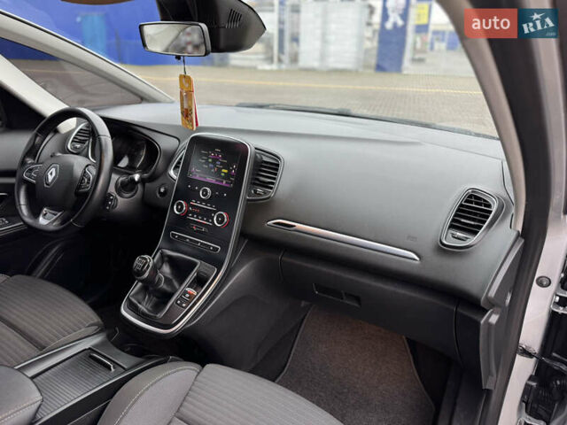 Серый Рено Гранд Сценик, объемом двигателя 1.5 л и пробегом 200 тыс. км за 14800 $, фото 50 на Automoto.ua