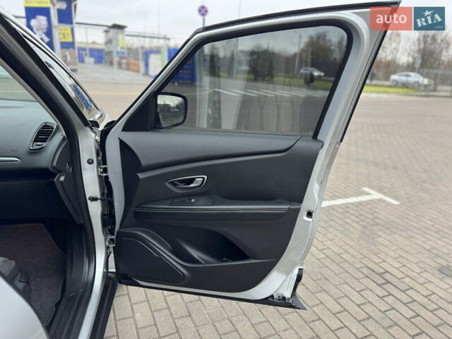 Серый Рено Гранд Сценик, объемом двигателя 1.5 л и пробегом 200 тыс. км за 14800 $, фото 46 на Automoto.ua