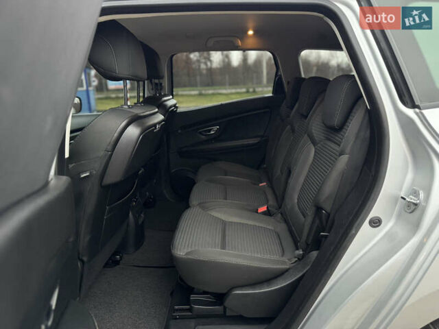 Серый Рено Гранд Сценик, объемом двигателя 1.5 л и пробегом 200 тыс. км за 14800 $, фото 63 на Automoto.ua