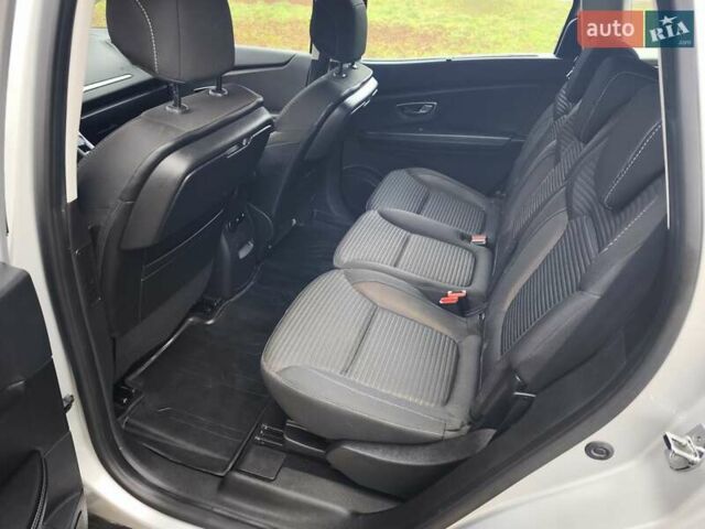 Серый Рено Гранд Сценик, объемом двигателя 1.5 л и пробегом 140 тыс. км за 14600 $, фото 15 на Automoto.ua