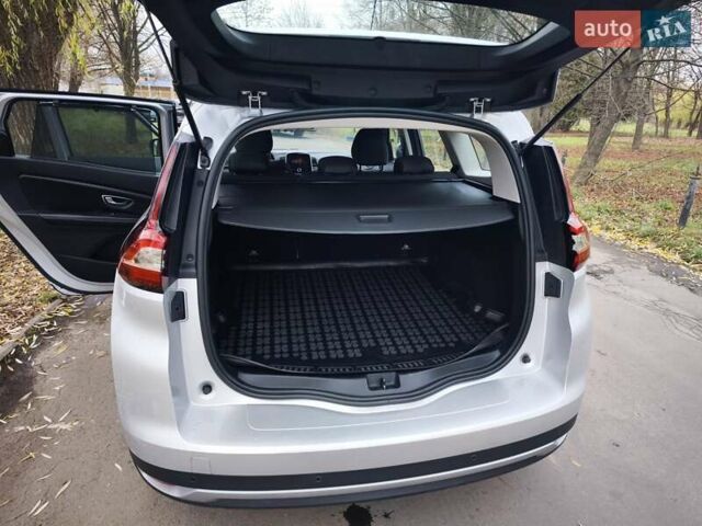 Серый Рено Гранд Сценик, объемом двигателя 1.5 л и пробегом 140 тыс. км за 14600 $, фото 16 на Automoto.ua