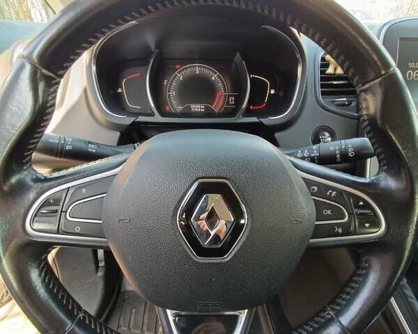 Серый Рено Гранд Сценик, объемом двигателя 1.5 л и пробегом 151 тыс. км за 14999 $, фото 4 на Automoto.ua