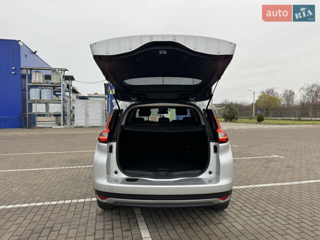 Серый Рено Гранд Сценик, объемом двигателя 1.5 л и пробегом 200 тыс. км за 14700 $, фото 66 на Automoto.ua