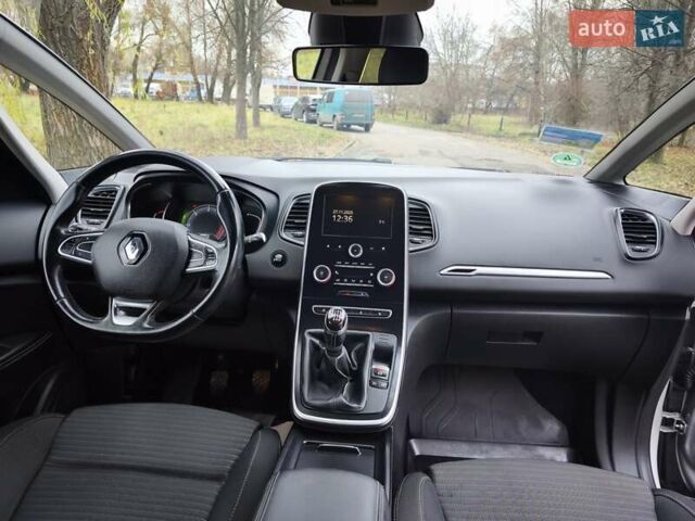Серый Рено Гранд Сценик, объемом двигателя 1.5 л и пробегом 140 тыс. км за 14600 $, фото 21 на Automoto.ua