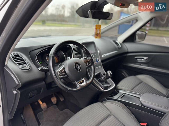 Серый Рено Гранд Сценик, объемом двигателя 1.5 л и пробегом 200 тыс. км за 14800 $, фото 57 на Automoto.ua