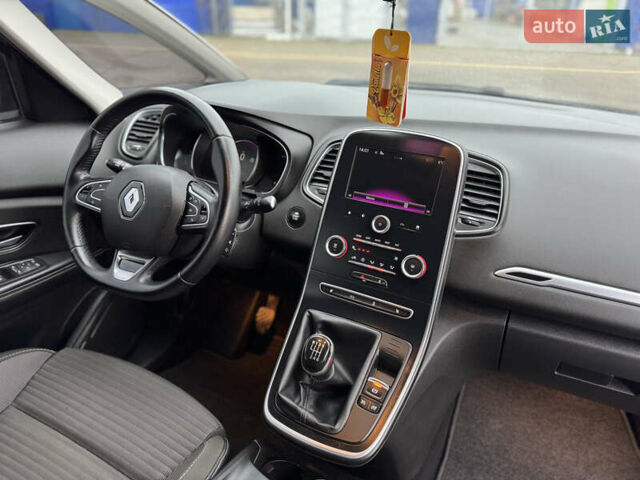 Серый Рено Гранд Сценик, объемом двигателя 1.5 л и пробегом 200 тыс. км за 14800 $, фото 48 на Automoto.ua