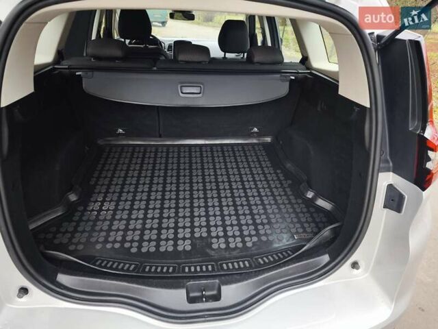 Серый Рено Гранд Сценик, объемом двигателя 1.5 л и пробегом 140 тыс. км за 14600 $, фото 18 на Automoto.ua