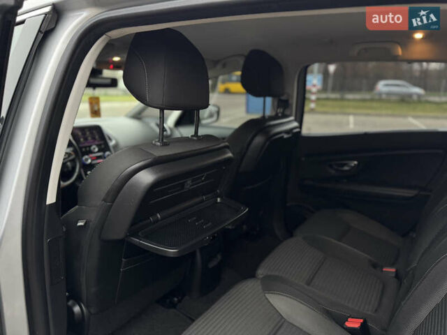 Серый Рено Гранд Сценик, объемом двигателя 1.5 л и пробегом 200 тыс. км за 14800 $, фото 62 на Automoto.ua