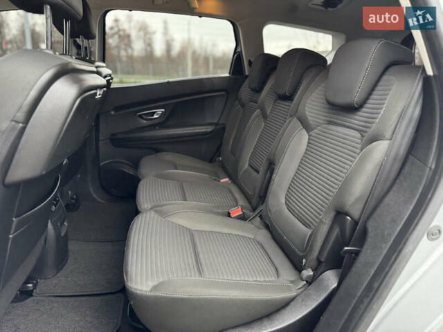 Серый Рено Гранд Сценик, объемом двигателя 1.5 л и пробегом 200 тыс. км за 14700 $, фото 59 на Automoto.ua