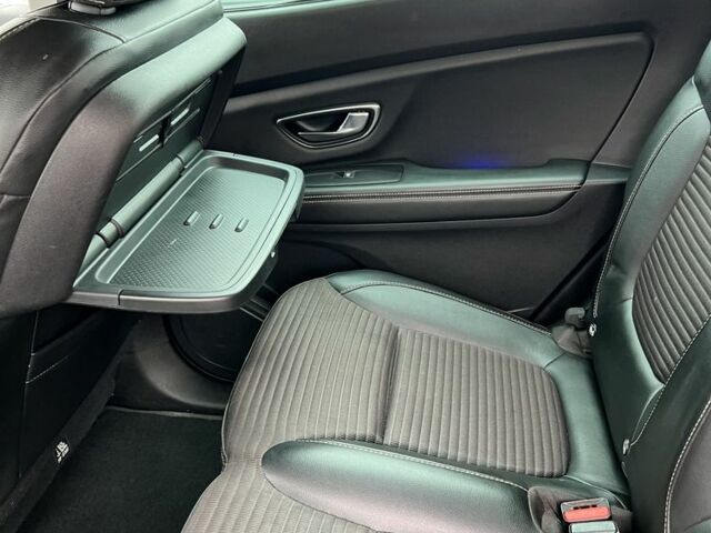 Серый Рено Гранд Сценик, объемом двигателя 1.5 л и пробегом 219 тыс. км за 14900 $, фото 6 на Automoto.ua